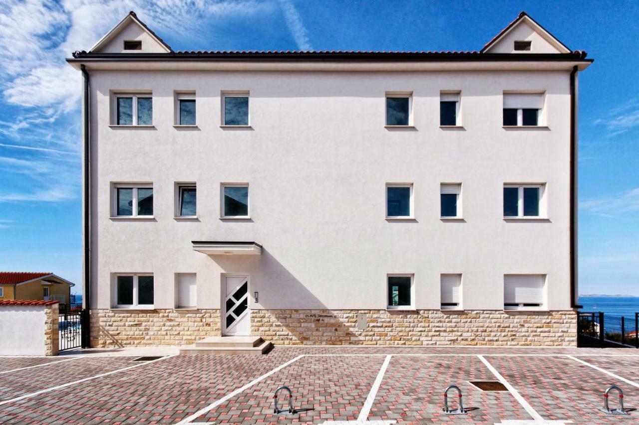 New Sunshine Apartment